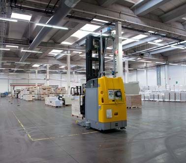 Automated fork lift in a warehouse